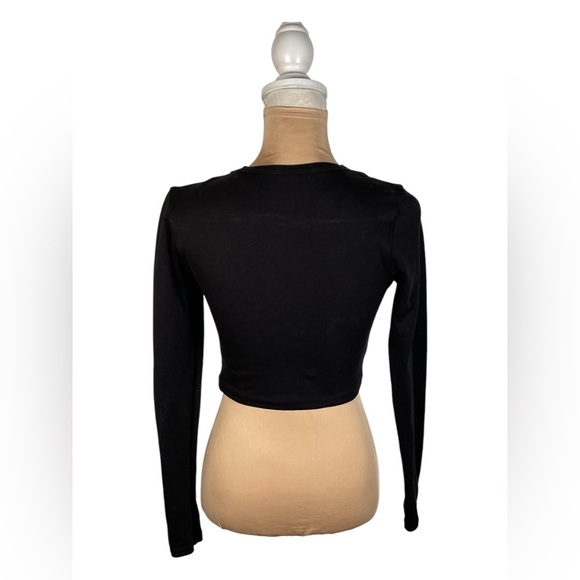 Noli ~Elegant Black Long Sleeve Crop Top - Picture 3 of 5